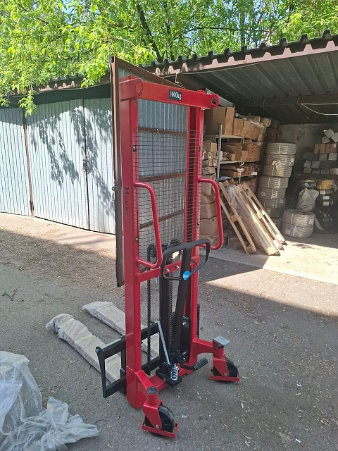 Ручной штабелер OXLIFT HS1016 — в гаражный кооператив 