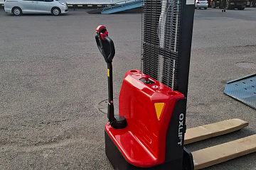 Самоходный штабелер OXLIFT AX12