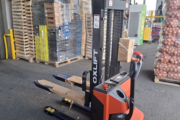 Самоходный штабелер OXLIFT AX155L 3600 мм 1550 кг Li-ion 100Ah