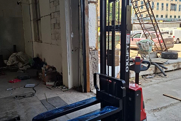 Самоходный штабелер OXLIFT AX12 3500 мм 1200 кг