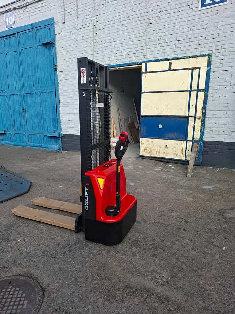 Самоходный штабелер OXLIFT AX12