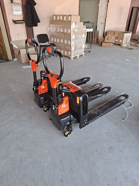 2 самоходные тележки OXLIFT F4 (1500 кг, Li-ion, опорные колёса)
