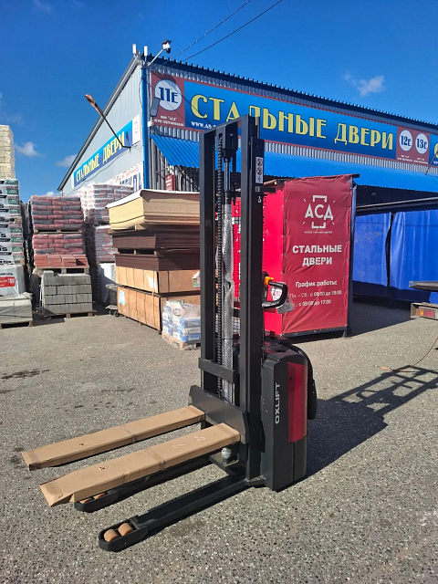 Самоходный штабелер OXLIFT PSE15 3600 мм 1500 кг с платформой для оператора